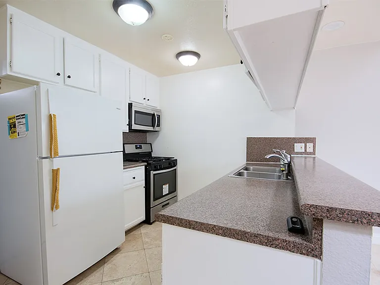 8065 Presidential Way — Photo 5