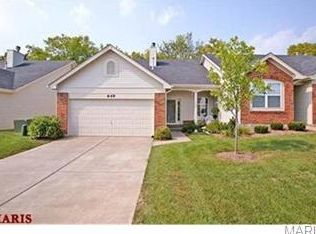 649 Hawk Run Dr, O'Fallon, MO 63368