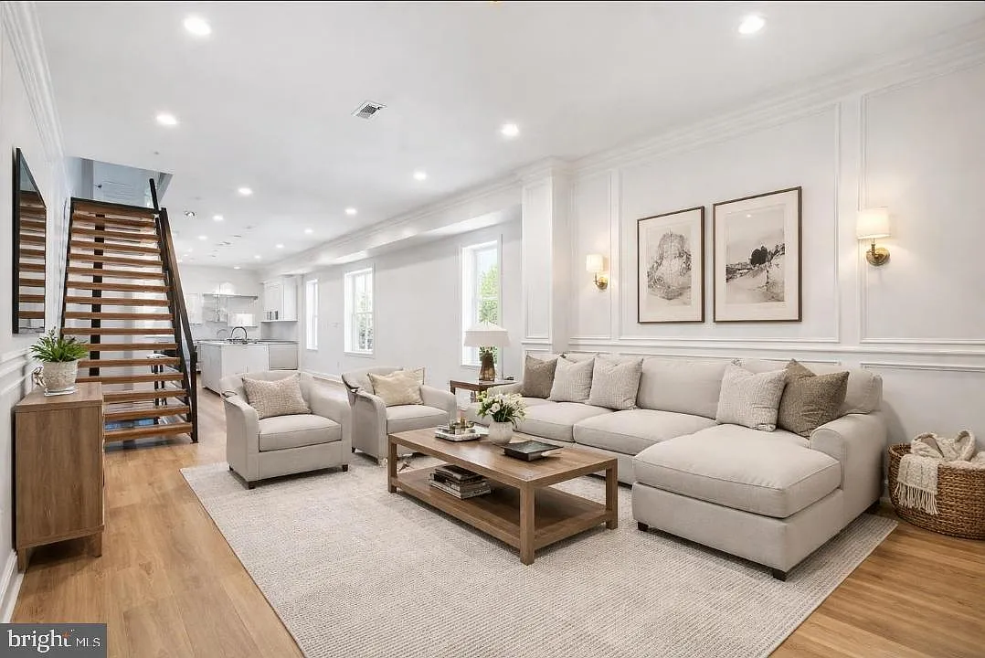 5 bed, 6.0 bath, 3500 sqft, $4,650 — Photo 2
