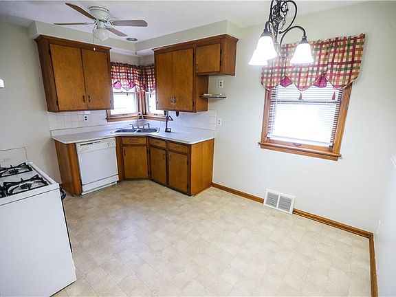 5th image of 4905 Wood Ave