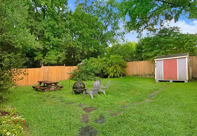 510 Carlton Ave — Photo 18