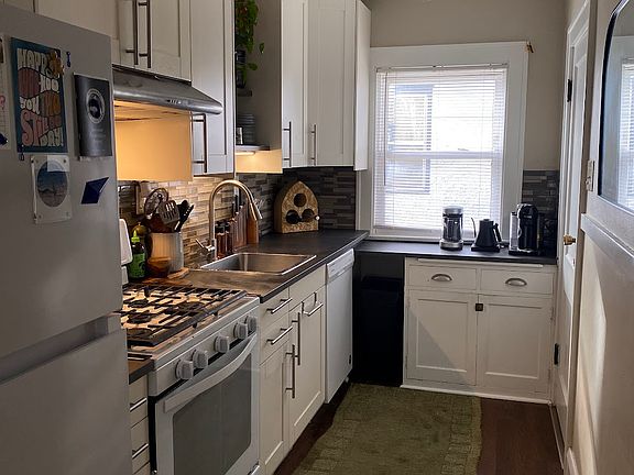3rd image of 1471 Raymond Ave #1