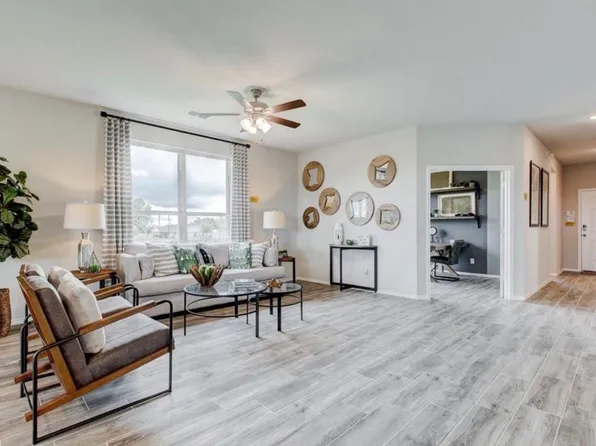 921 Ravenwood Ln, Van Alstyne, TX 75495