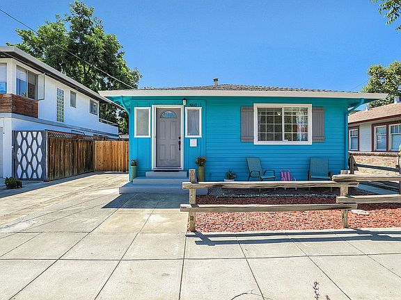 3rd image of 860 E San Antonio St