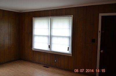 3rd image of 425 Smith St