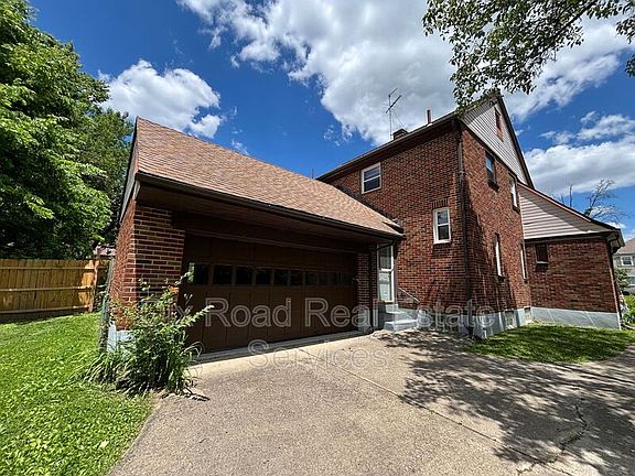 4th image of 1927 Burroughs Dr