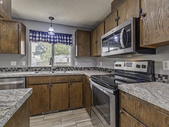 5th image of 1412 Marlys Ct