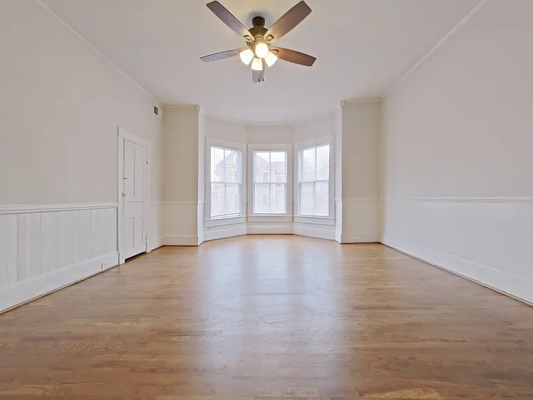 304 Oakwood St — Photo 12