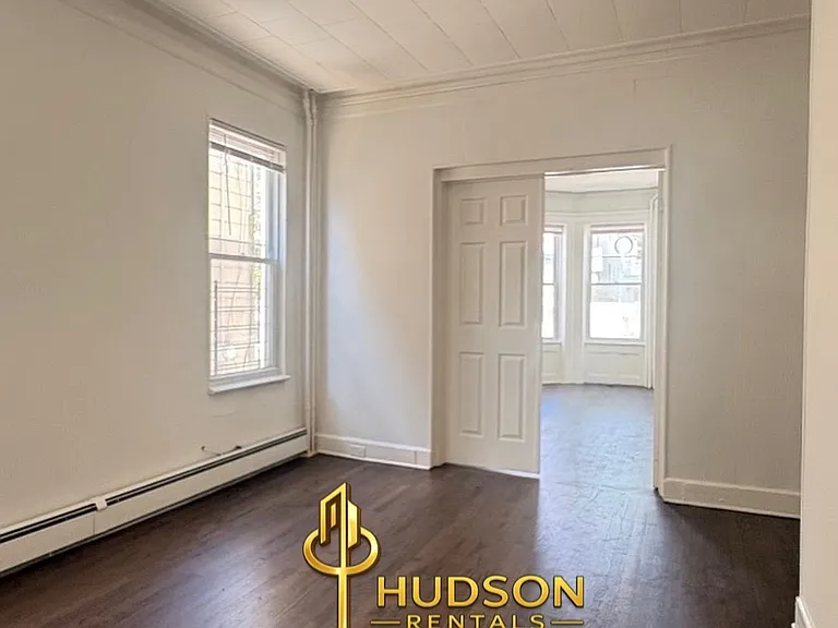 133 Boyd Ave #1 — Photo 3