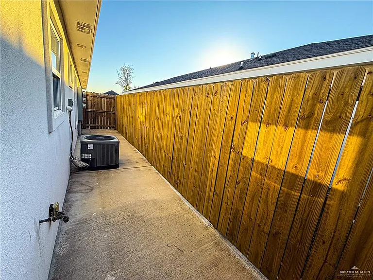 5704 Puffin Ave #4 — Photo 13