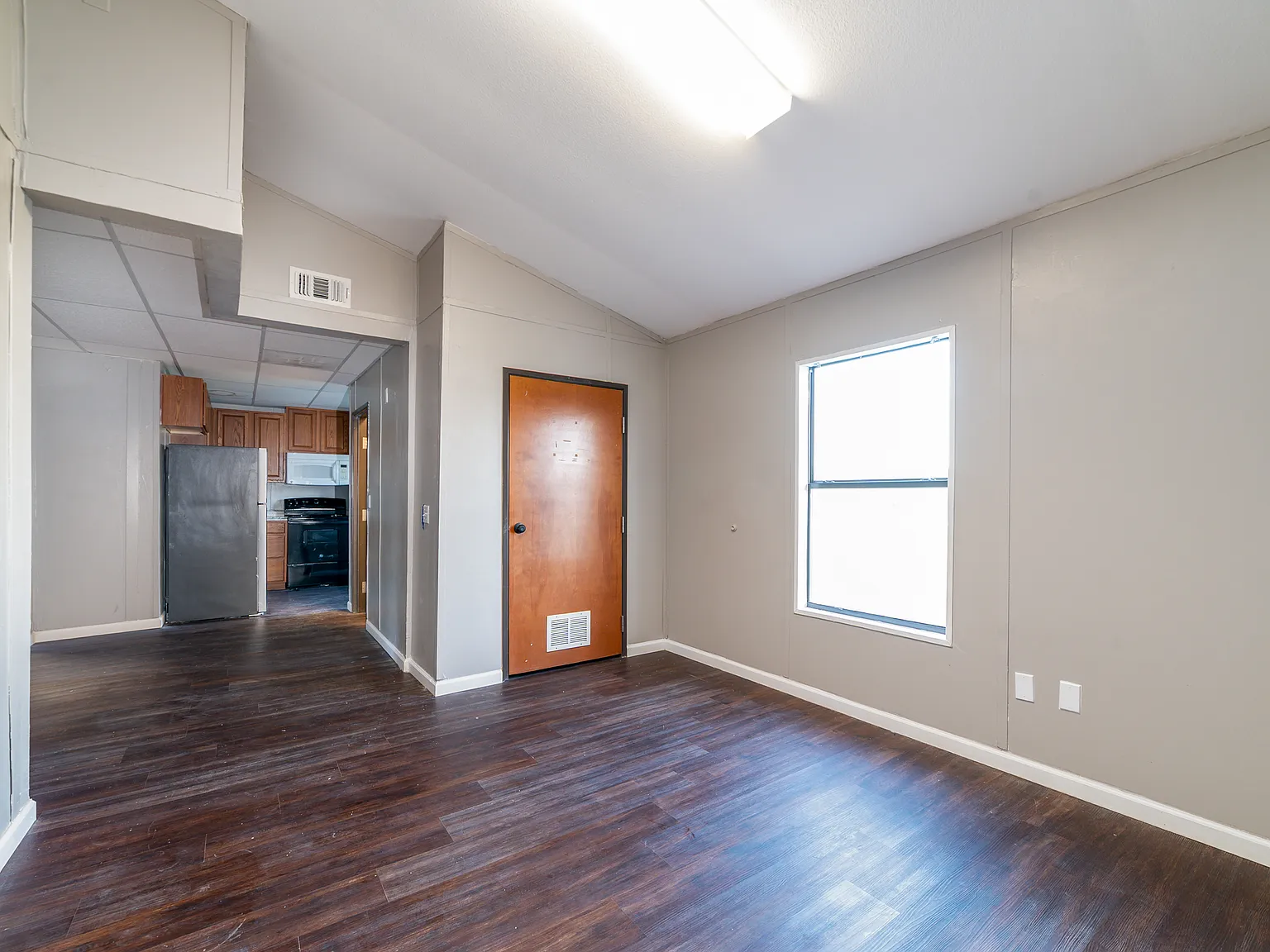 1710 County Road 4330 - B — Photo 2