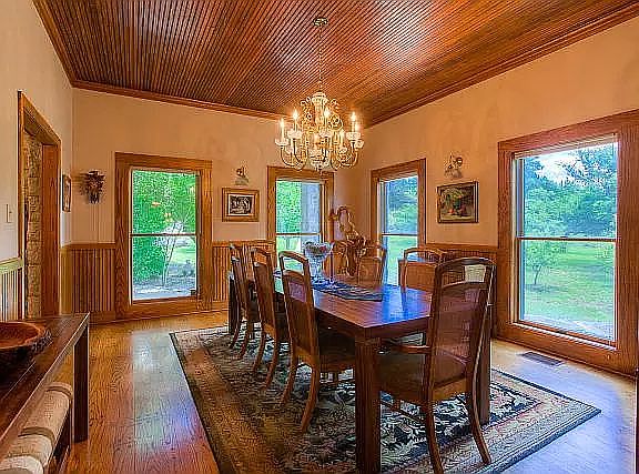 3rd image of 616 Indian Lake Dr
