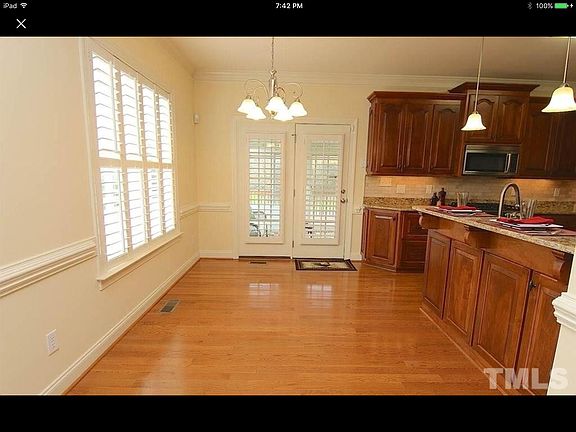 3rd image of 424 Charleston Dr