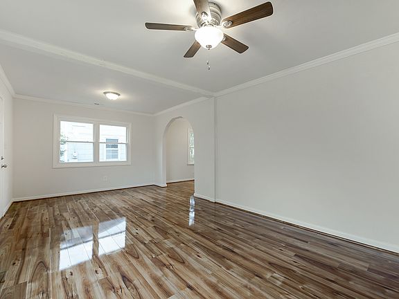4th image of 118 Wilson St