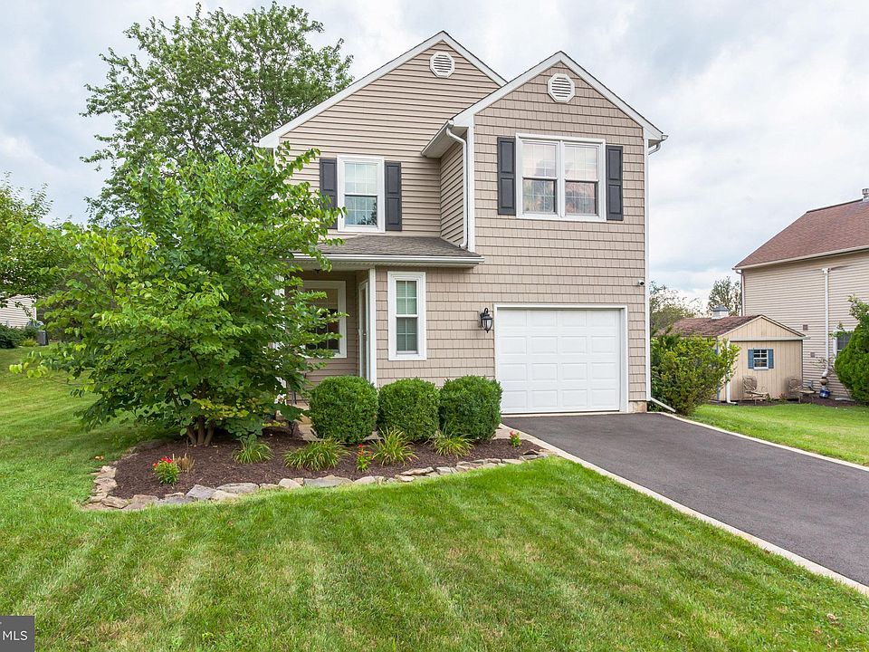 1st image of 6 S Ascot Ct