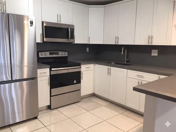 8888 SW 131st Ct APT 406, Miami, FL 33186