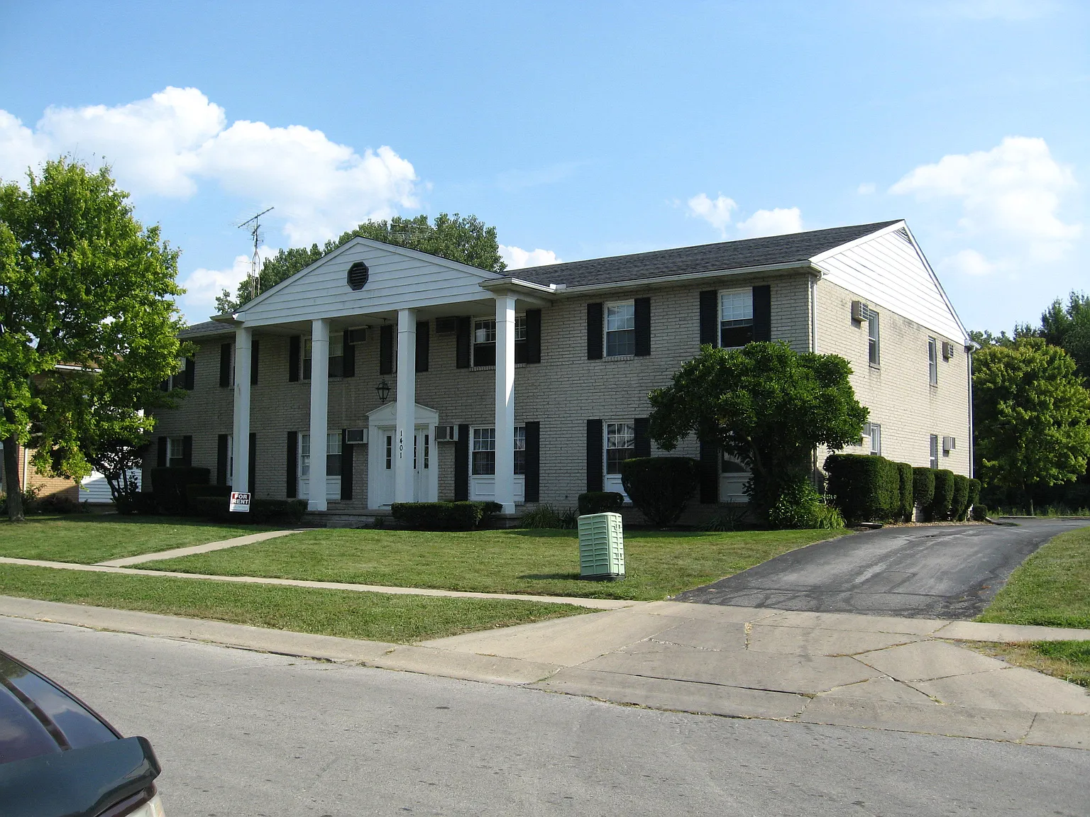 2 bed, $795 — Photo 1