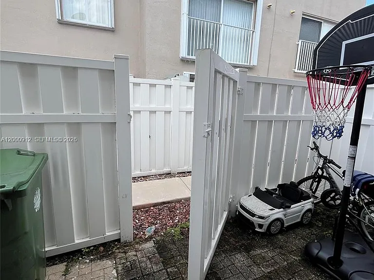 171 Riviera Cir #61 — Photo 24