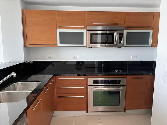 5th image of 253 NE 2nd St APT 1707