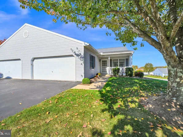 4056 Woodspring Ln, York, PA 17402