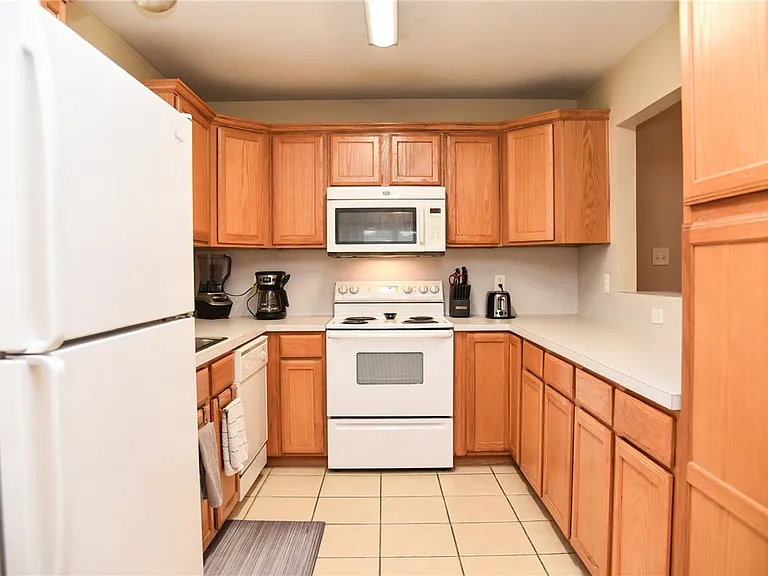 3813 Oldenburg Ln — Photo 4