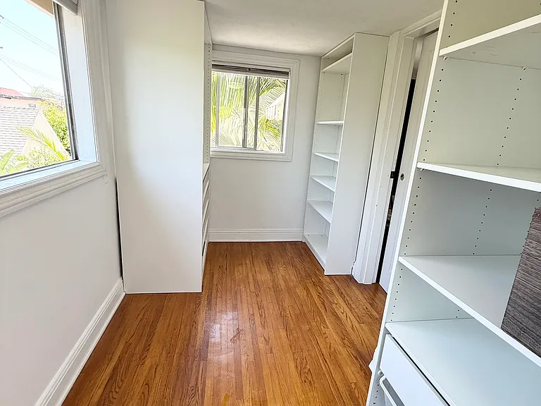 1082 Meadowbrook Ave — Photo 21