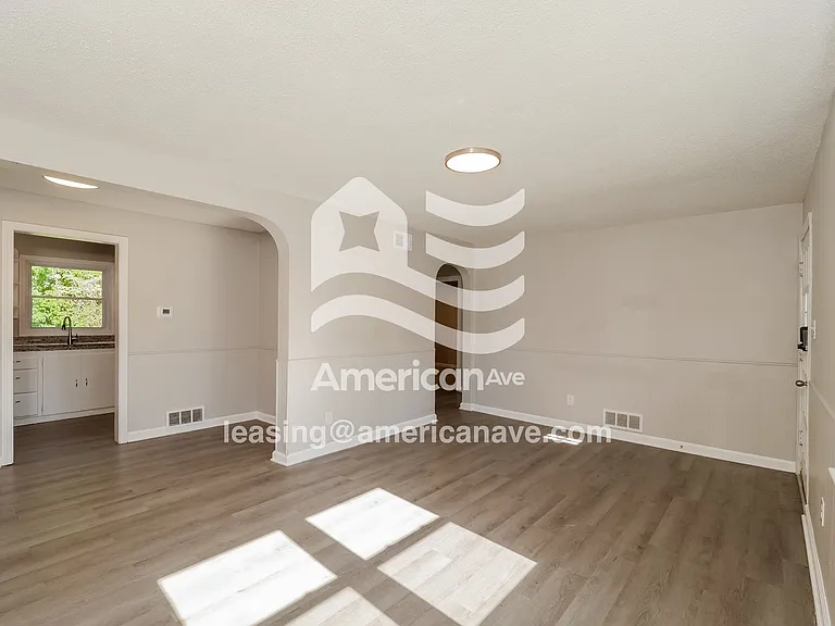 1722355_006_living_room_13688218.jpg