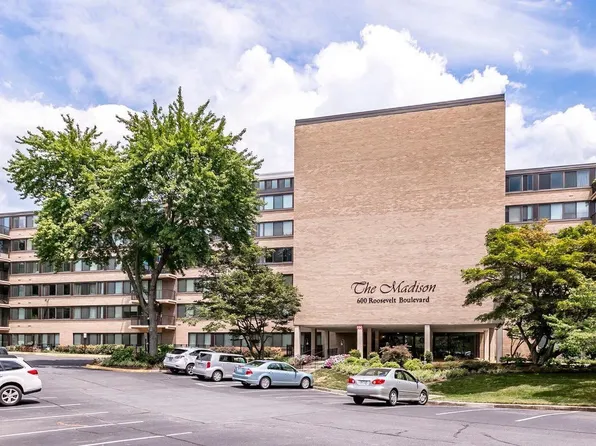 600 Roosevelt Blvd APT 411, Falls Church, VA 22044