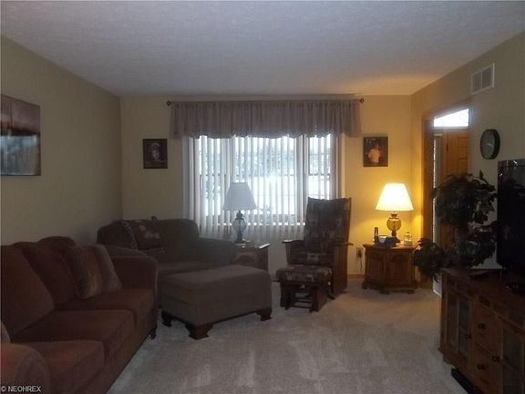 5th image of 1135 Sterling Oaks Dr