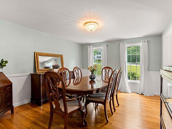 4th image of 9 Hazelwood Drive