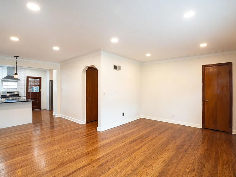 5011 McCausland Ave — Photo 3