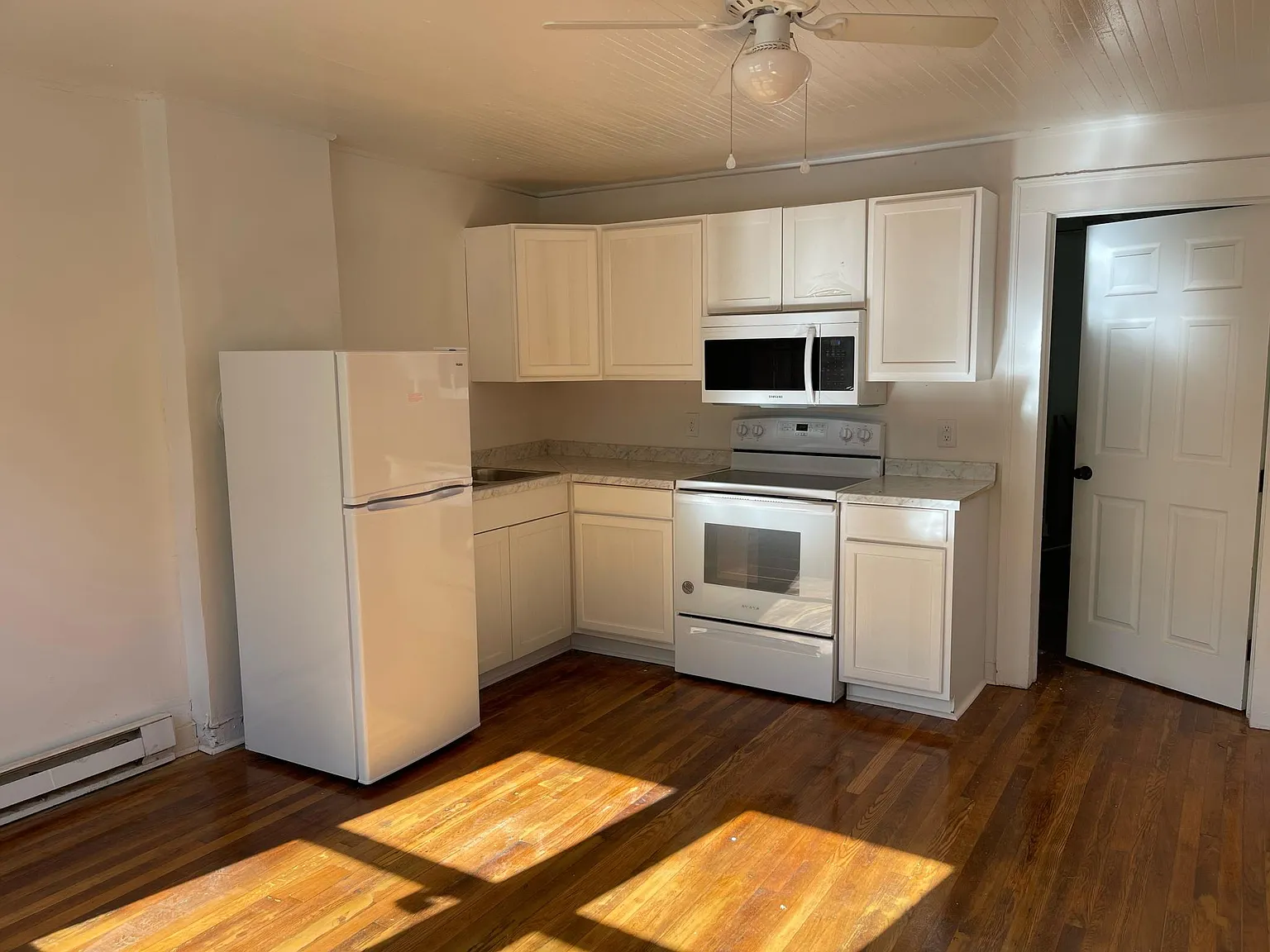 1 bed, 416 sqft, $1,095 — Photo 4