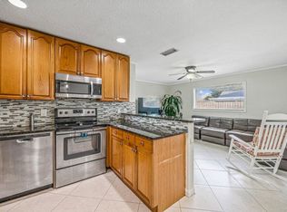 1242 Wyndcliff Dr, Wellington, FL 33414