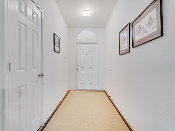 3rd image of 100 Jennings Dr