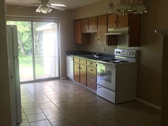4th image of 130 Pebble Creek Dr