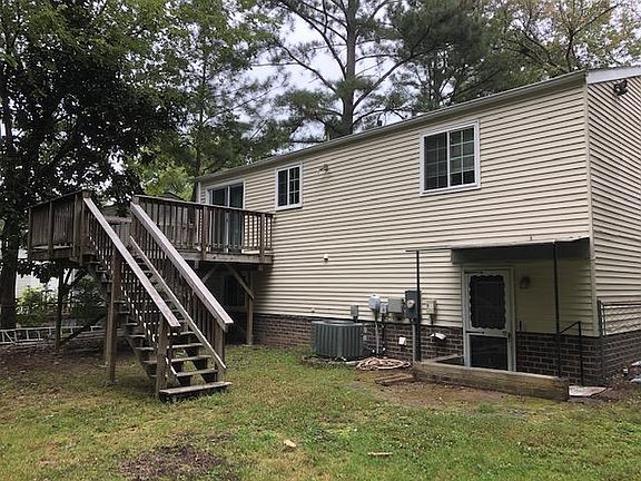 deck off dinning/ kitchen area