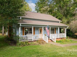 2105 22nd Ave NE, Hickory, NC 28601