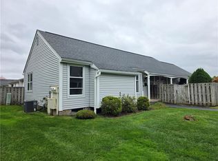 65 Springwood Dr, Webster, NY 14580