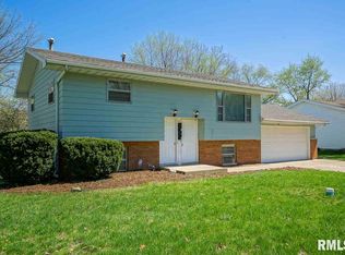 3830 N Donna Ln, Peoria, IL 61615