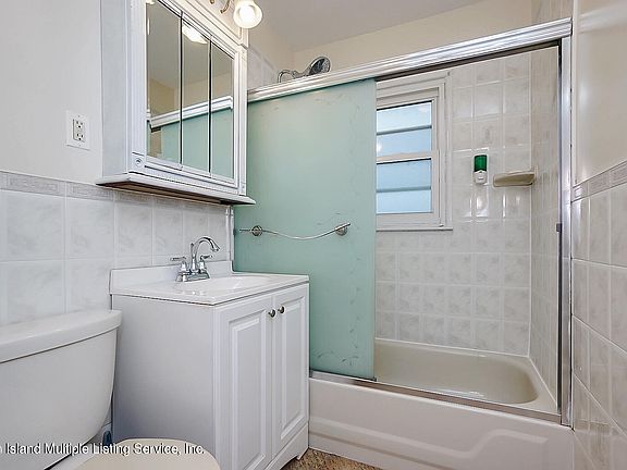 5th image of 58 Elmwood Ave
