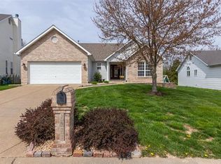 2923 Timber Bluff Dr, High Ridge, MO 63049