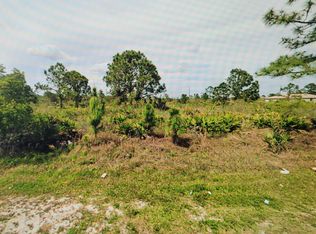 2812 42nd St W, Lehigh Acres, FL 33971