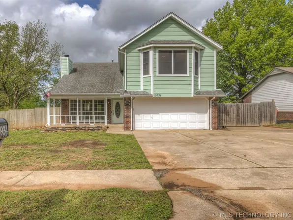 15934 S 294th East Ave, Coweta, OK 74429
