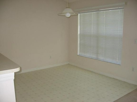 4th image of 293 Misty Meadow Dr