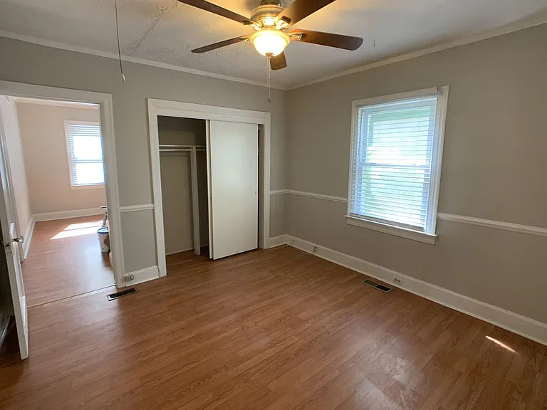 904 Neil St — Photo 7