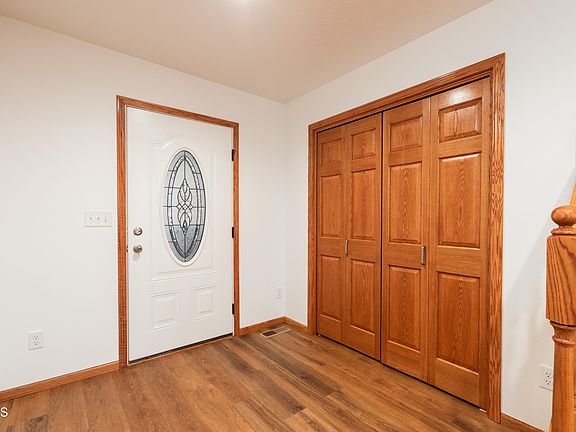5th image of 501 Koenig Dr