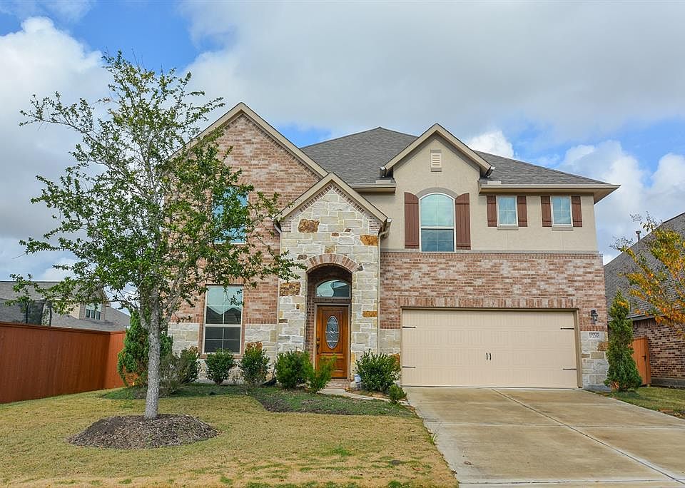 1st image of 17530 Sandalisle Ln