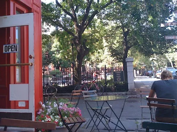 290 Clinton Street image 4 of 5