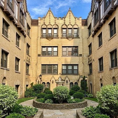 1st image of 5659 N Spaulding Ave APT 3