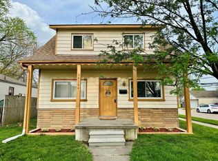 28304 Hillview St, Roseville, MI 48066
